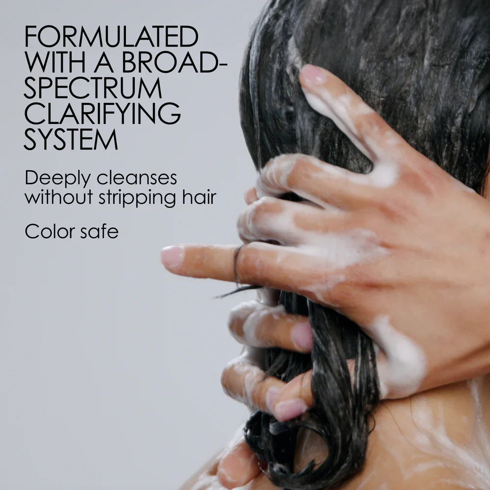 Olaplex No.4C Bond Maintenance Clarifying Shampoo 8.5 oz / 250 ml - The Olaplex No.4C Clarifying Shampoo, with patente - Imag