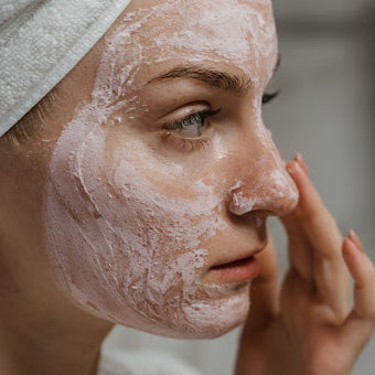 Beauty Formulas Cucumber & Avocado Facial Scrub 5 oz / 150 ml - Discover the secret to a glowing complexion with B - Image 2