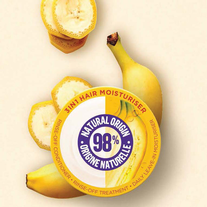 Dark & Lovely Banana Hair Treat 390 ml - 3-in-1 Nourishing Curly Hair Mask & Treatment in use